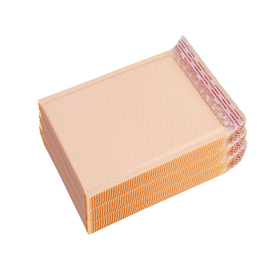 Enveloppes à coussin rose nue de 140 grammes 10x13 résistantes aux chocs et aux déchirures