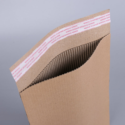 Enveloppes rembourrées FCS 10x13 avec bande adhésive autocollante