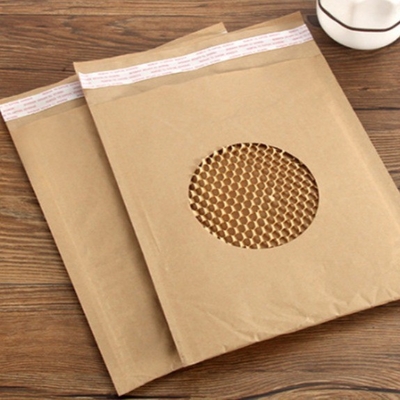 Biodegradable Honeycomb Kraft Paper Mailing Bags Shock Absorbing For Gift Wrapping