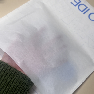 Sac de papier en verre blanc translucide Grand stock pour les emballages de vêtements