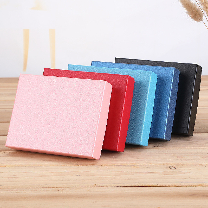 Boîte cadeau carrée réutilisable Boîtes de carton imprimées 1-6 Couleur Offest Priting